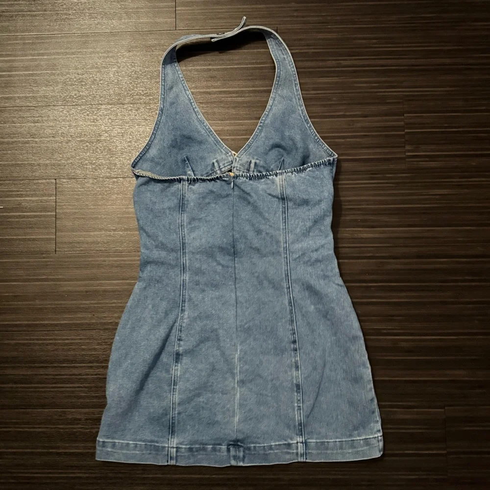 Commense Halter Neck Buckle Detail Denim Dress - Picture 7 of 9